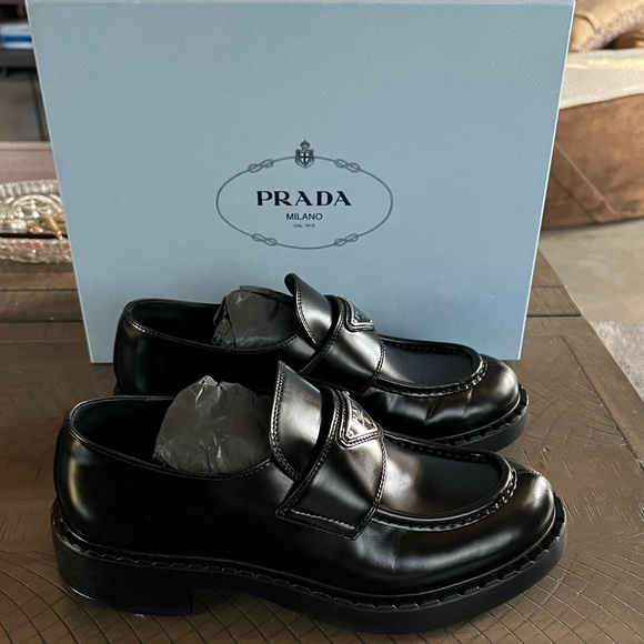 PRADA LOAFERS . - Picture 5 of 9